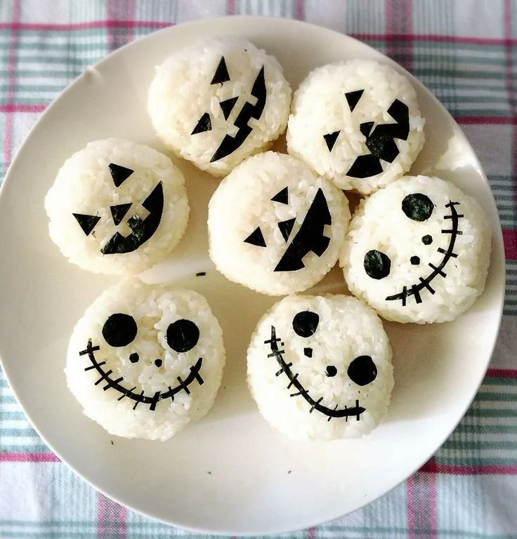 Funny and frightening Halloween decorations from 2020 for a spooky celebration.
