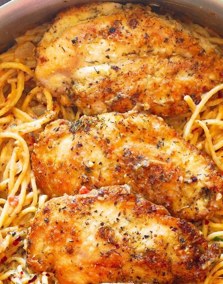 Creamy Italian chicken pasta with white wine and Parmesan sauce