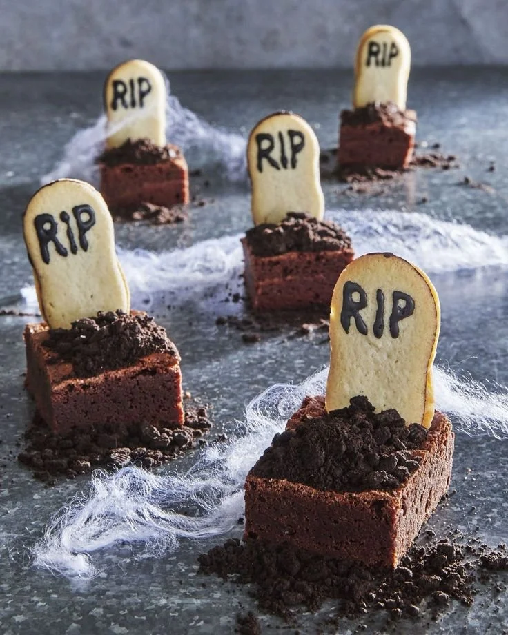 Colorful Halloween snacks for kids, featuring spooky decorations and creative presentations.