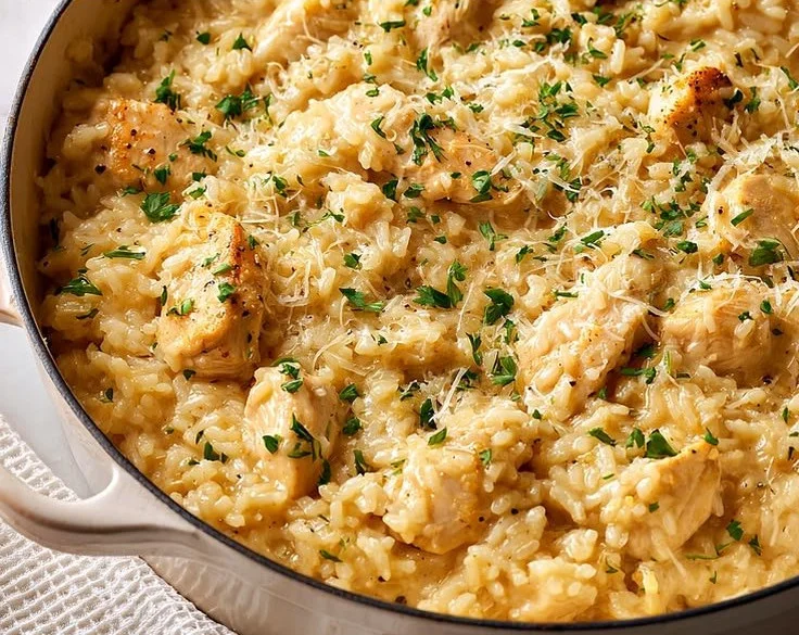 One-pot garlic parmesan chicken and rice dish ready to serve.