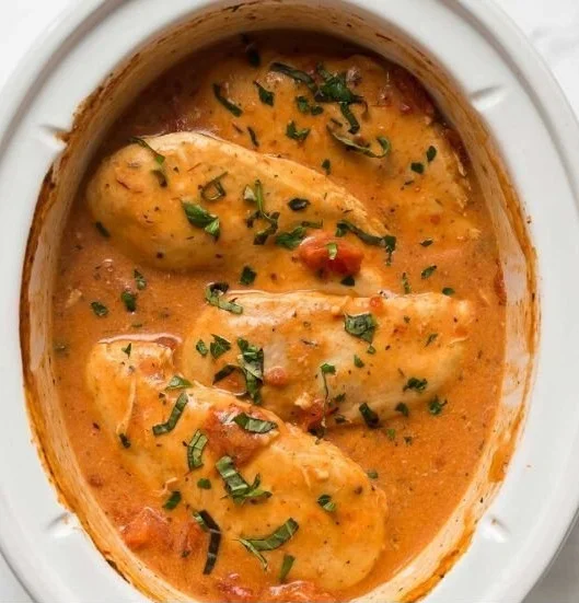 Slow Cooker Creamy Tomato Basil Chicken