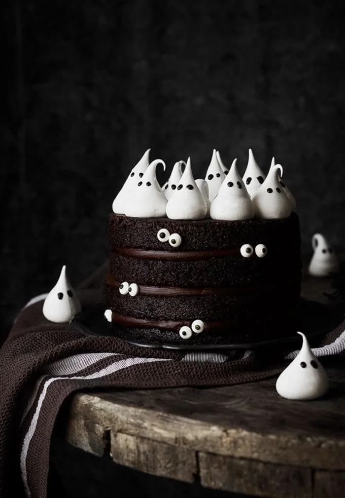 Variety of spooky Halloween cakes perfect for October celebrations