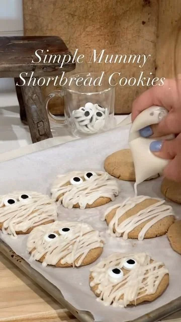 Easy Halloween biscuits decorated with spooky designs for Halloween celebration