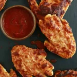 halloween pizza hand gruselige snack idee fur di 2026 08 06 183942 589x1024 1